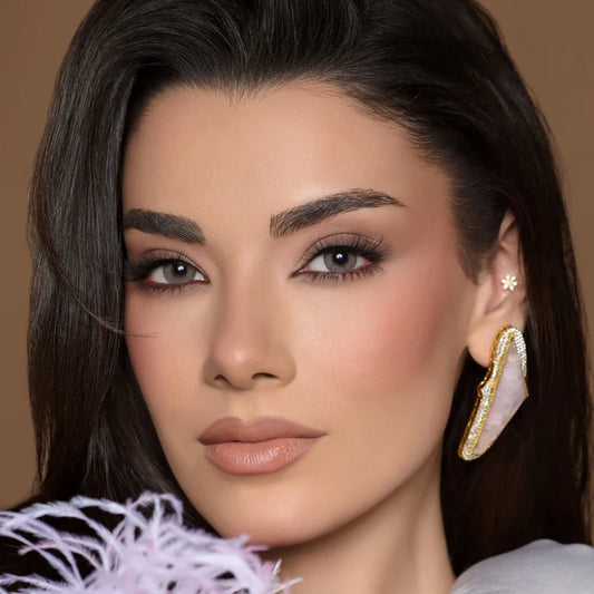 أمبر جراي